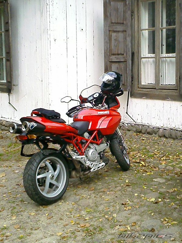 Photo 1079866