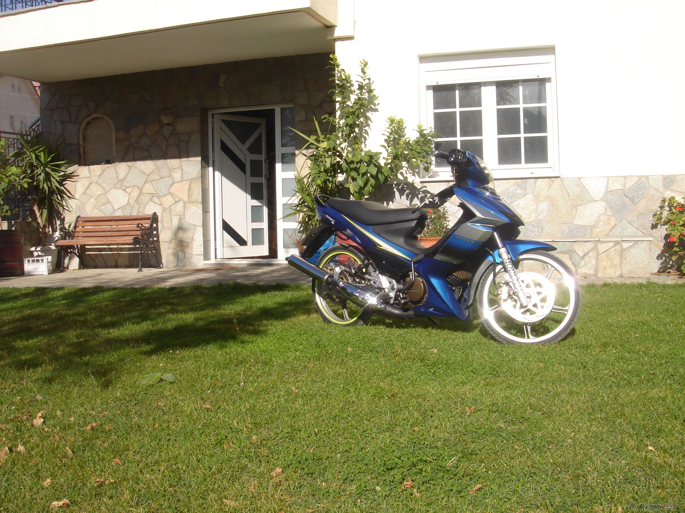 Bike Photo 1080382