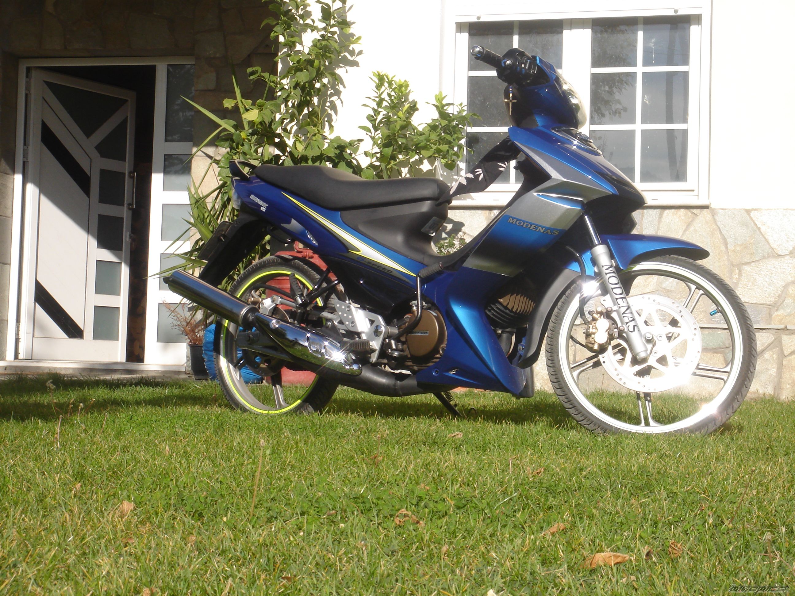 Bike Photo 1080383