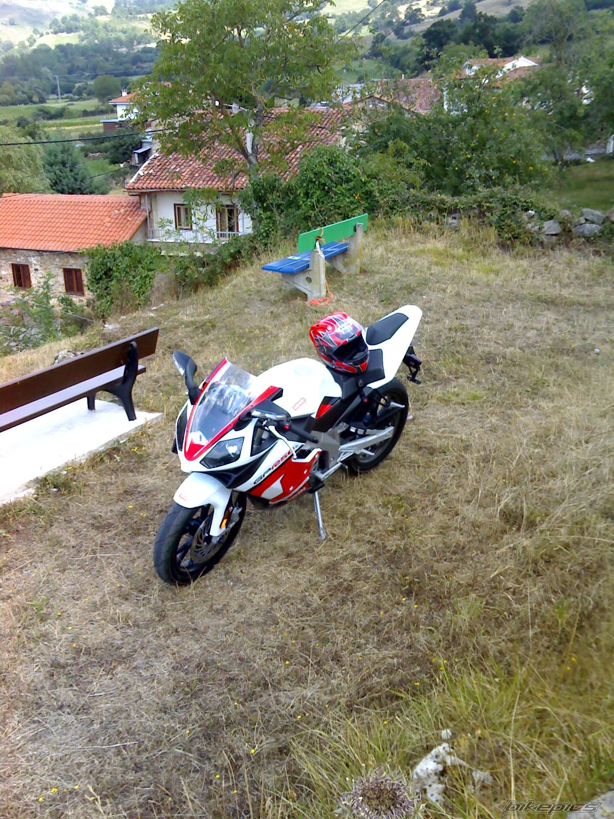 Photo 1083000