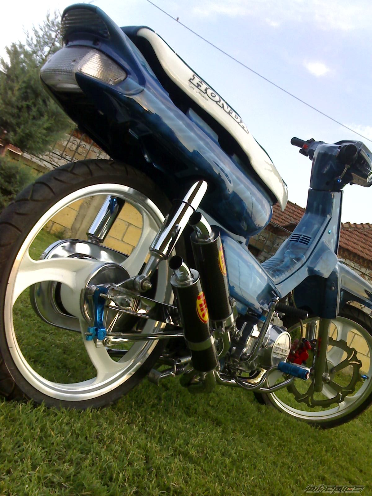 Photo 1090181