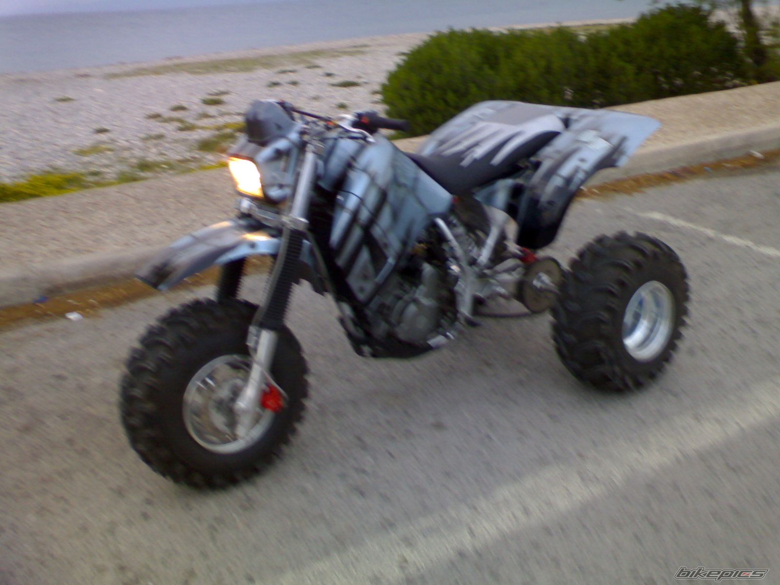 Photo 1090705