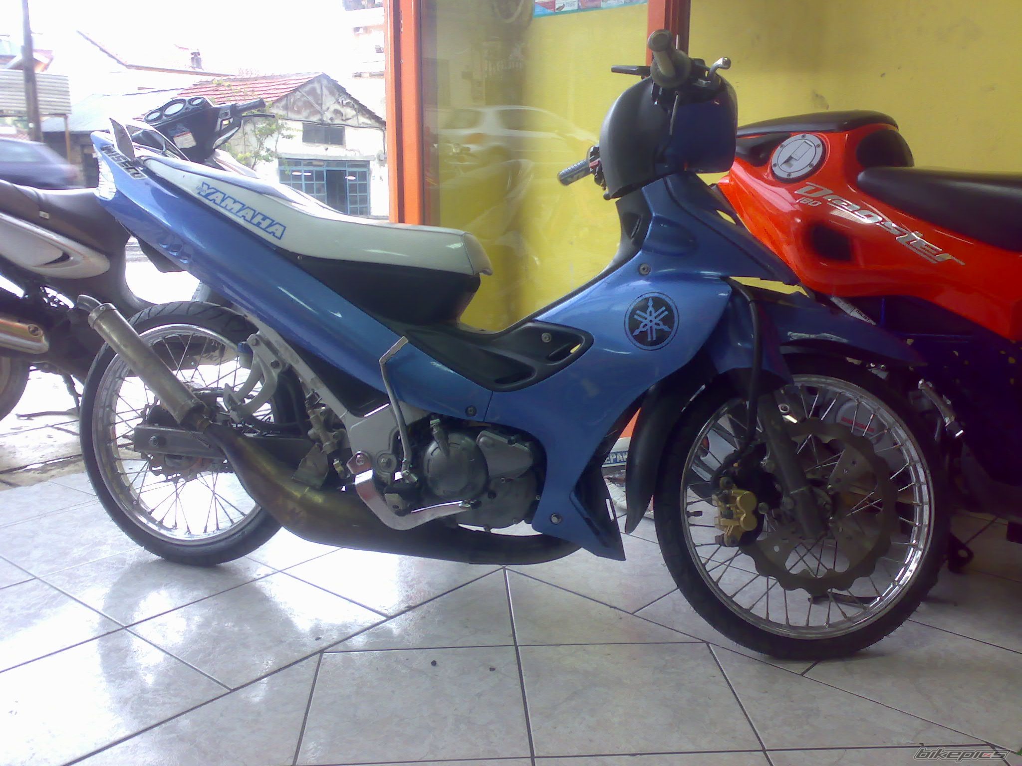 Photo 1093645