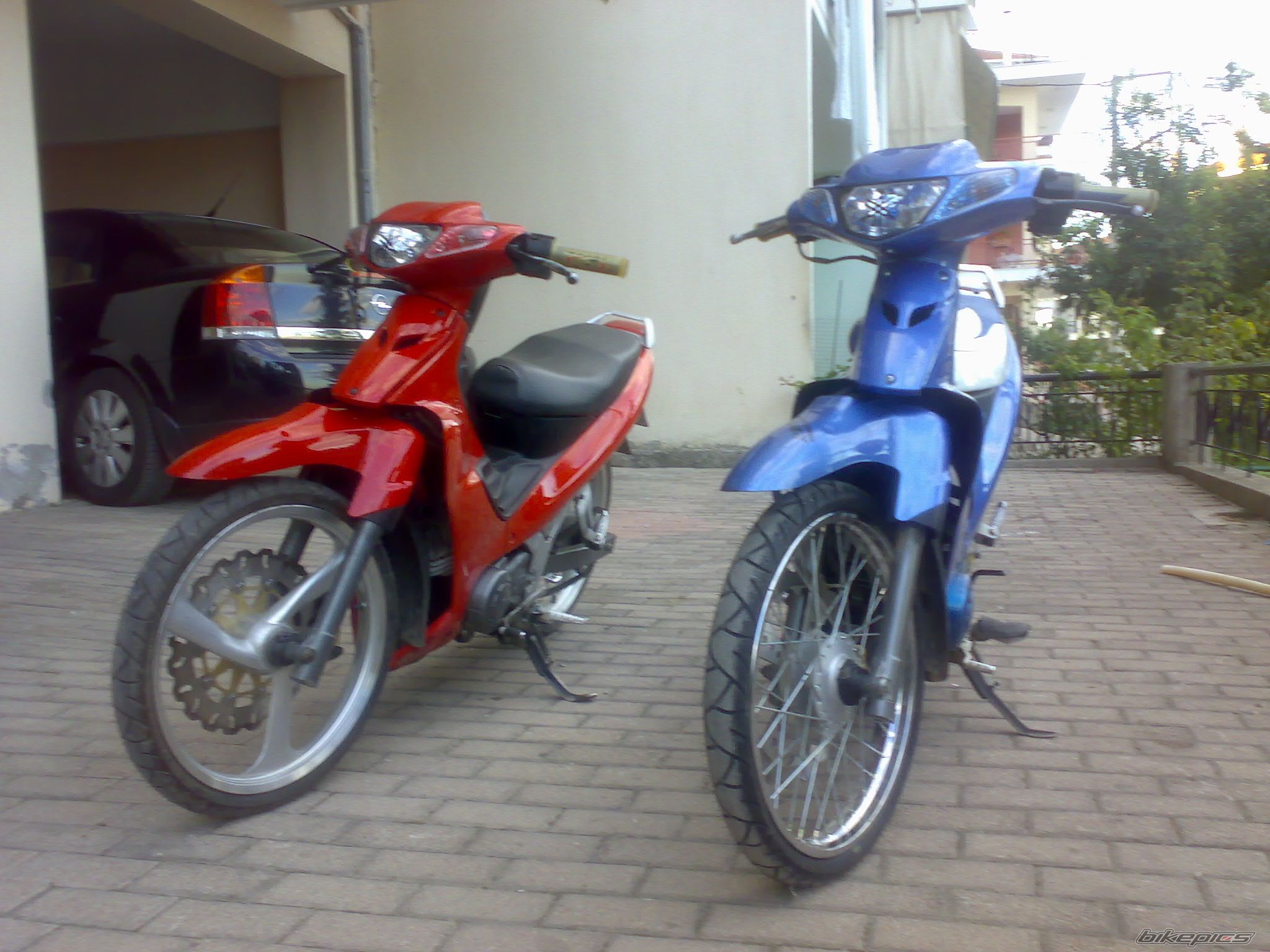 Photo 1093656