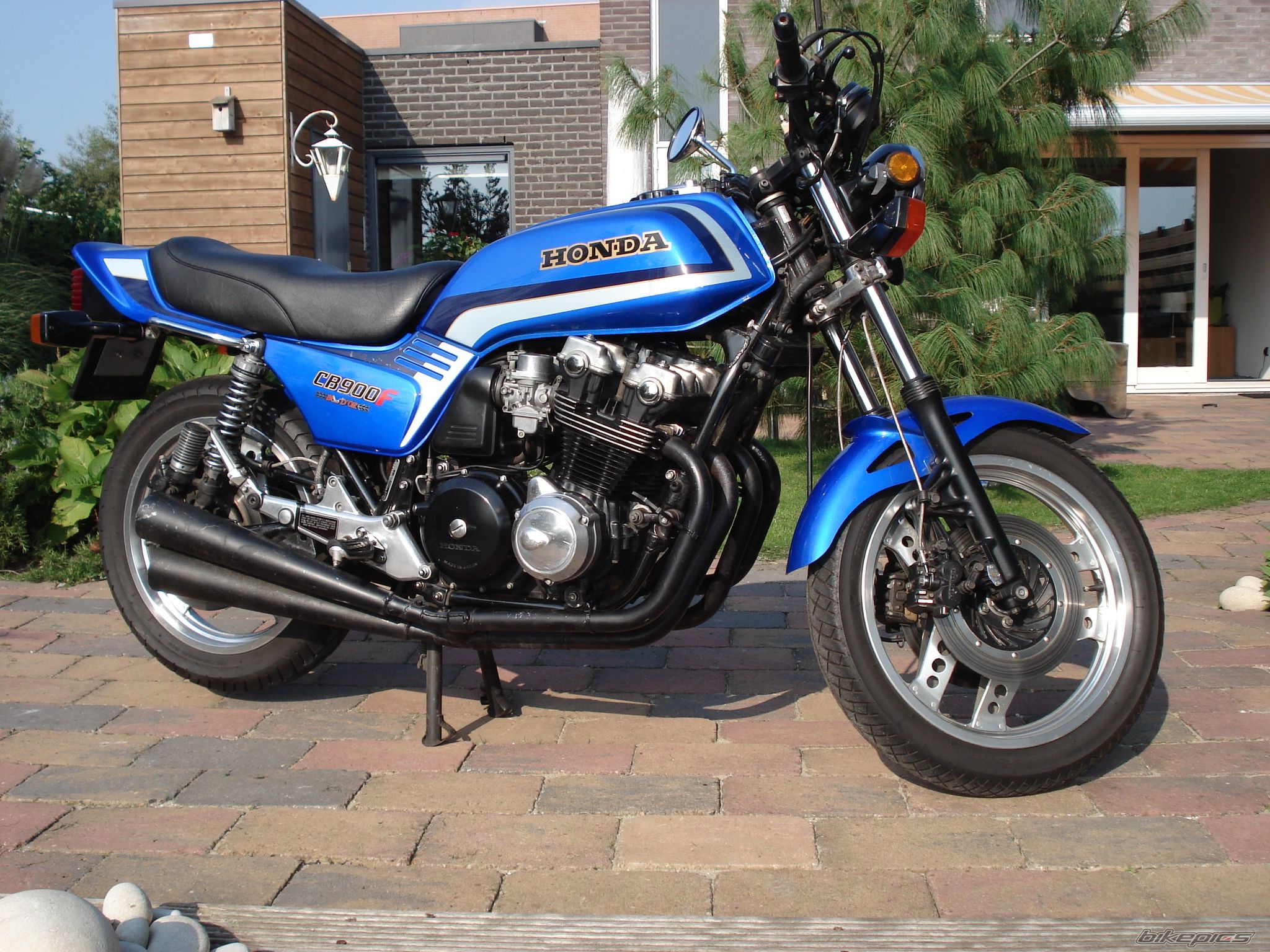 Bike Photo 1095038
