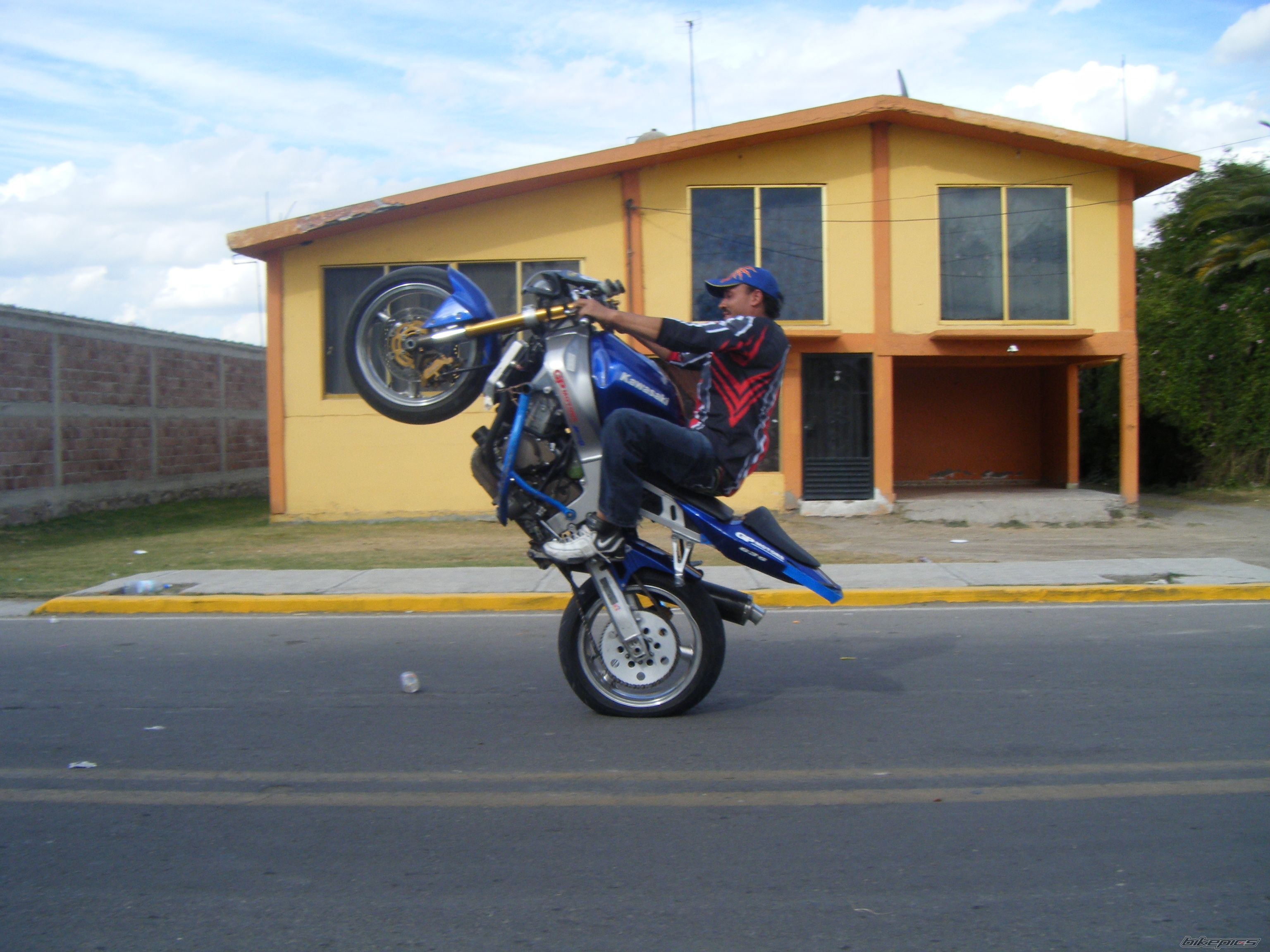 Photo 1102689