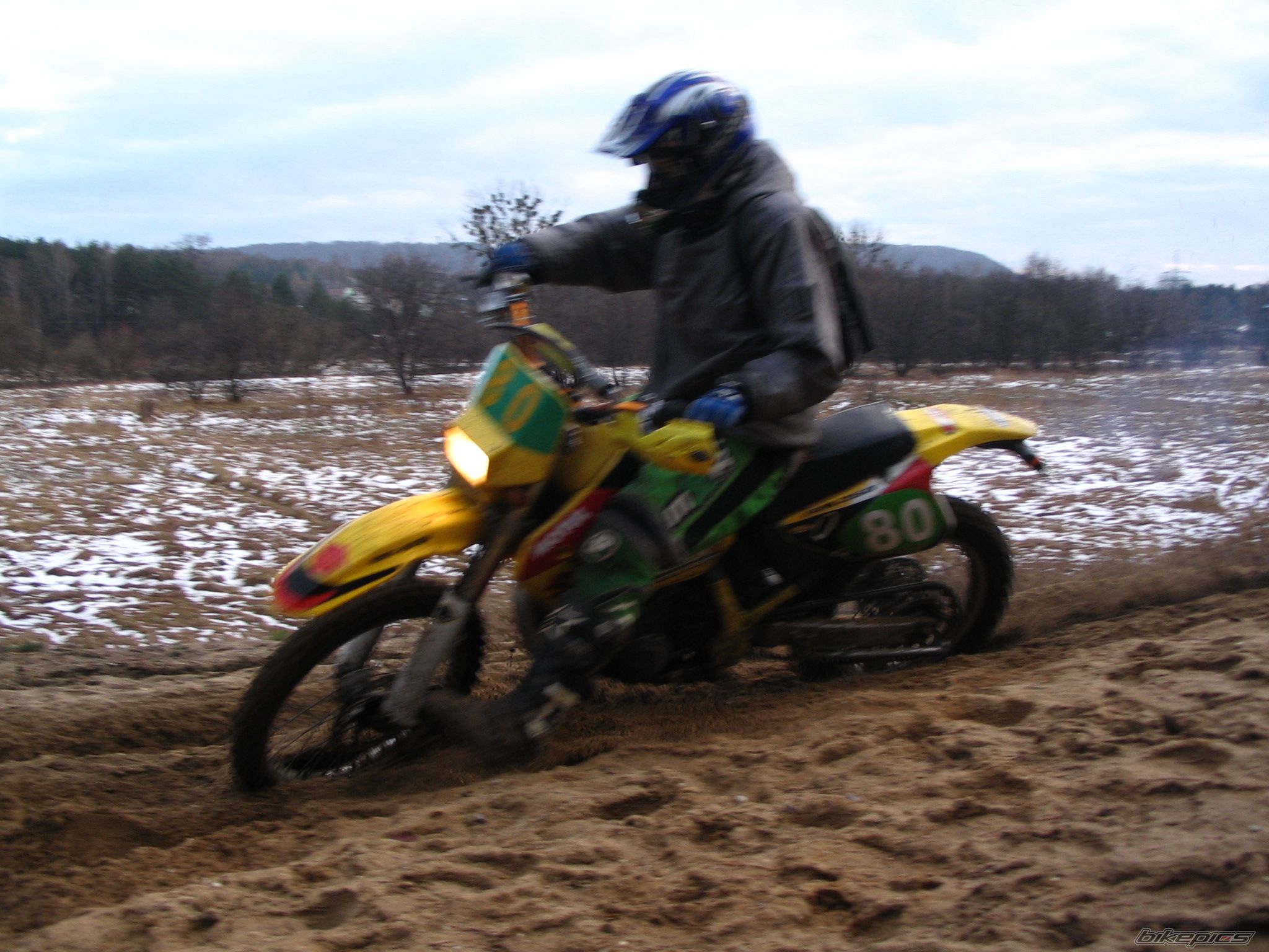 Photo 1104136