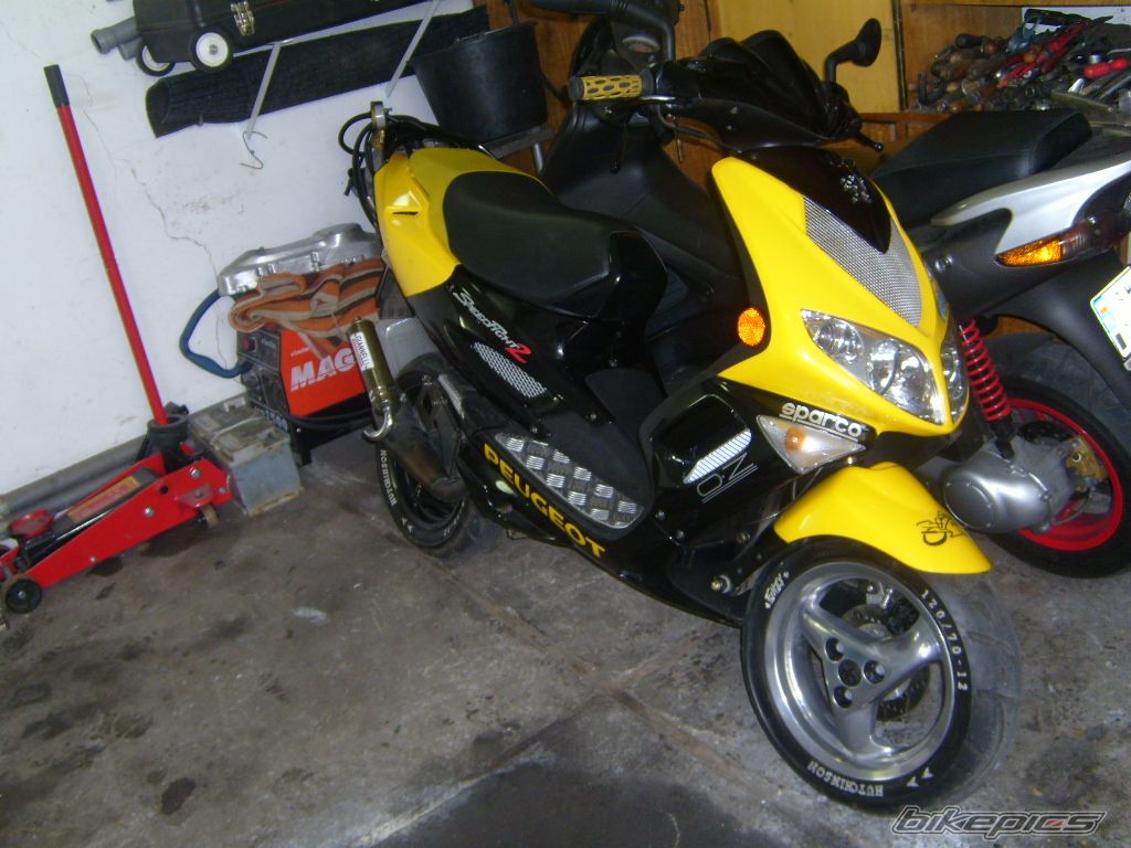 Photo 1104198