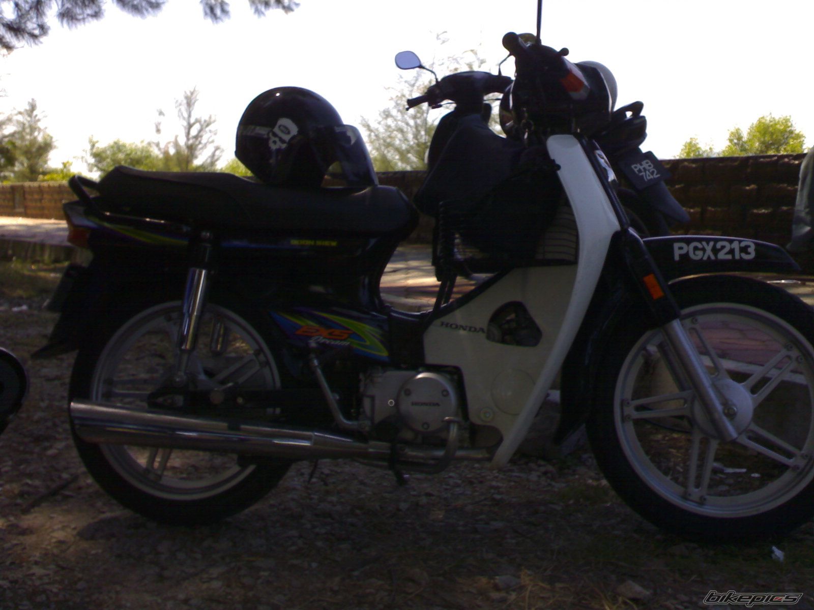 Photo 1105844