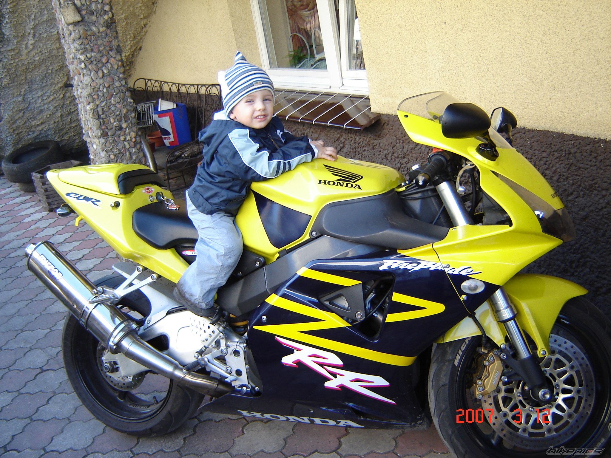 Photo 1140030