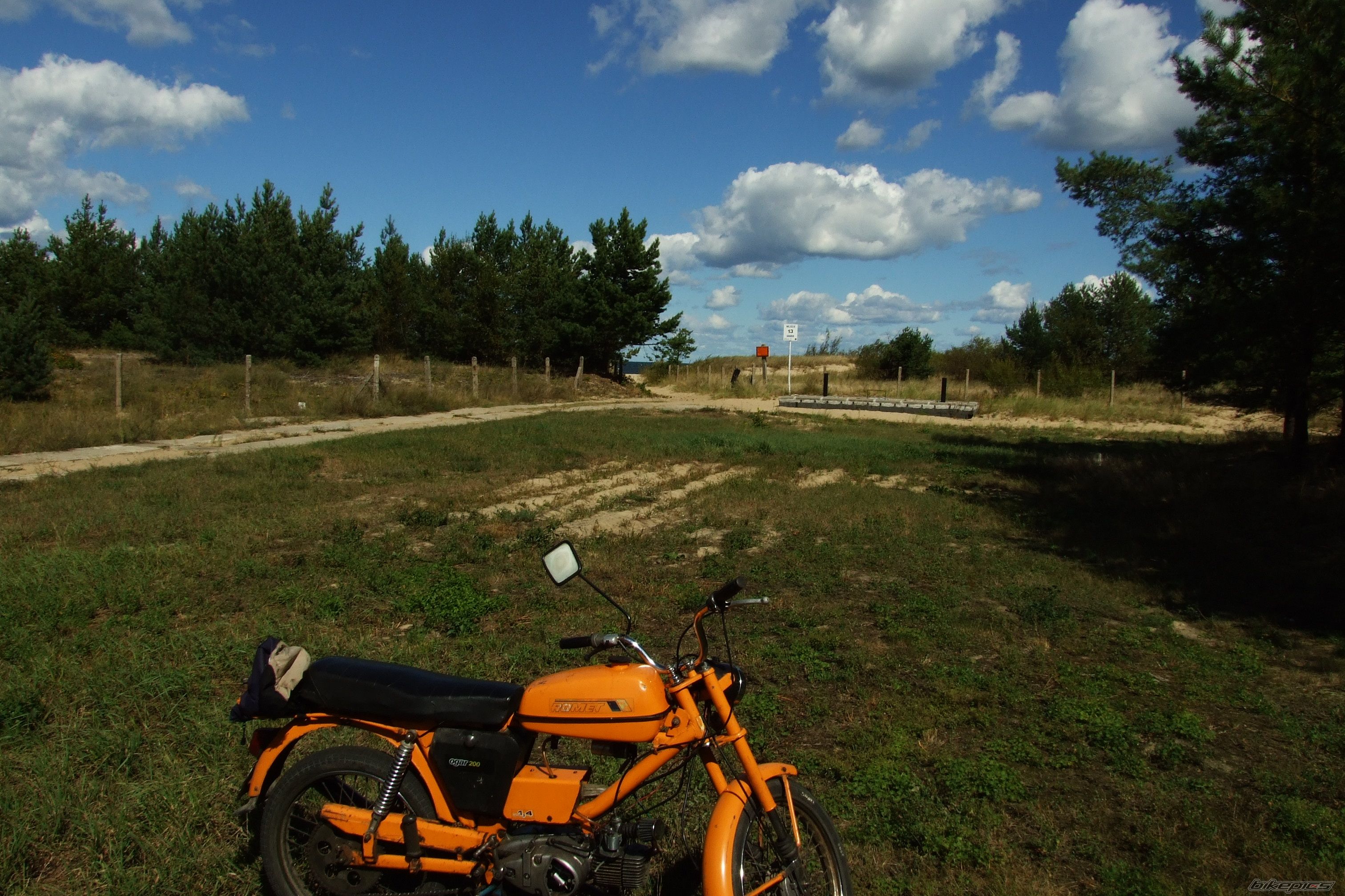 Photo 1144202
