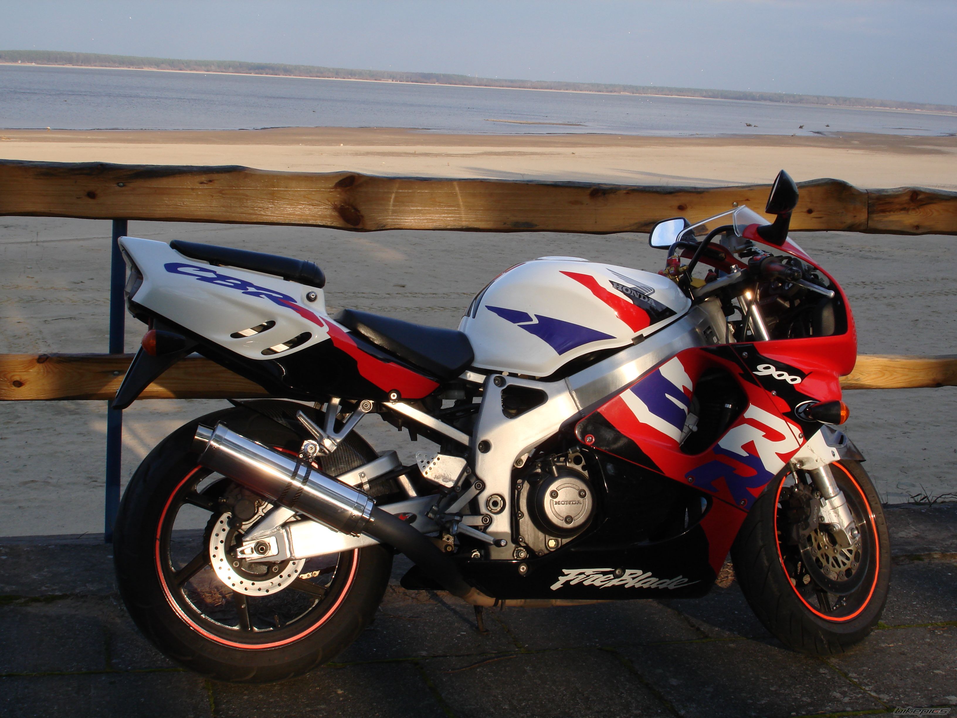 Photo 1174110