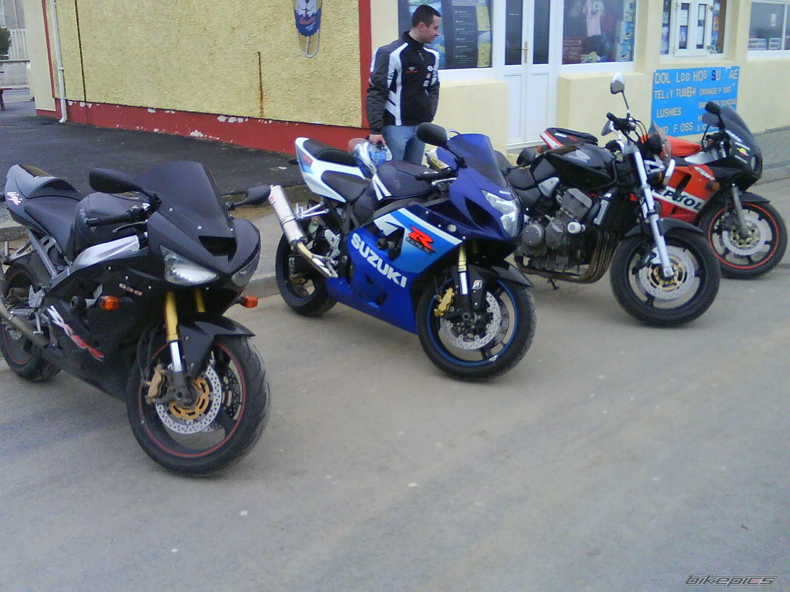Photo 1179596