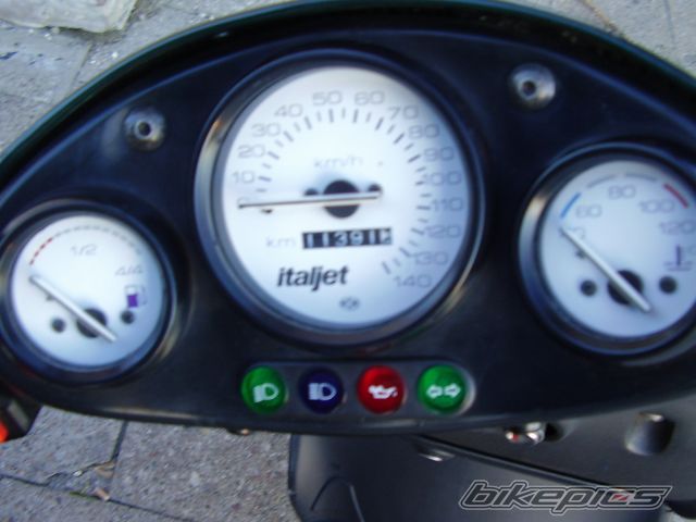 Photo 1180077