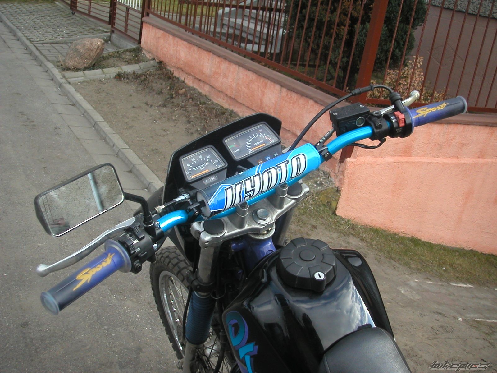 Photo 1183999