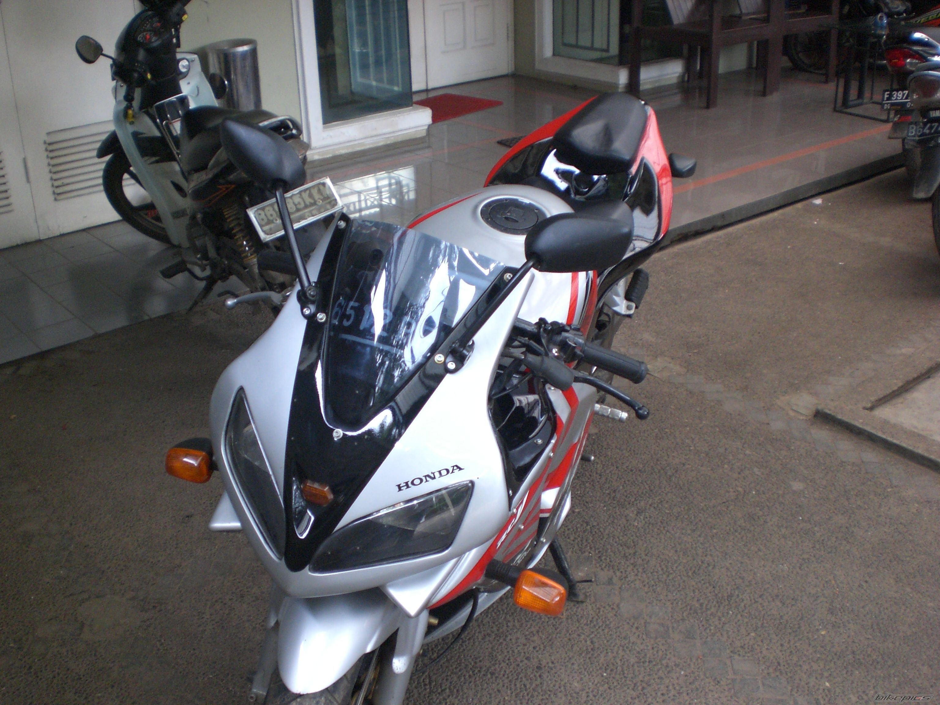 Photo 1187661