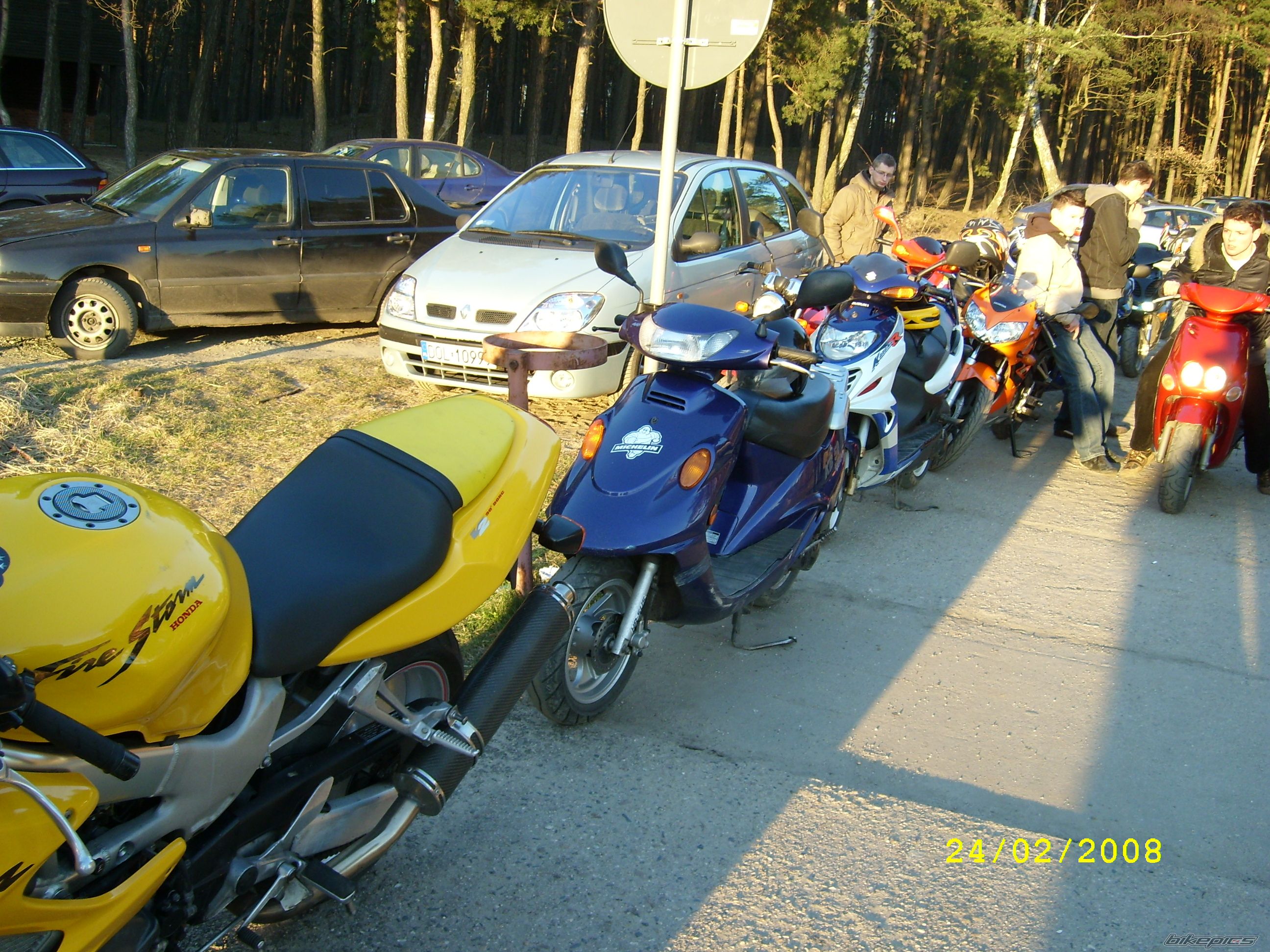 Photo 1195024