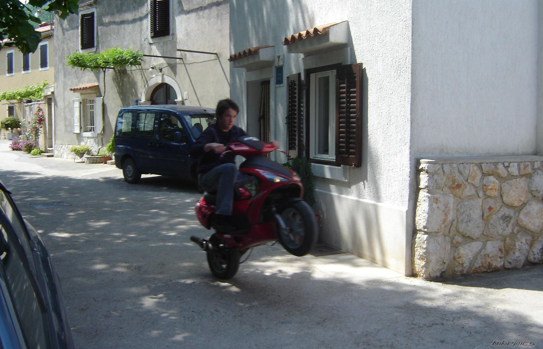 Photo 1199436