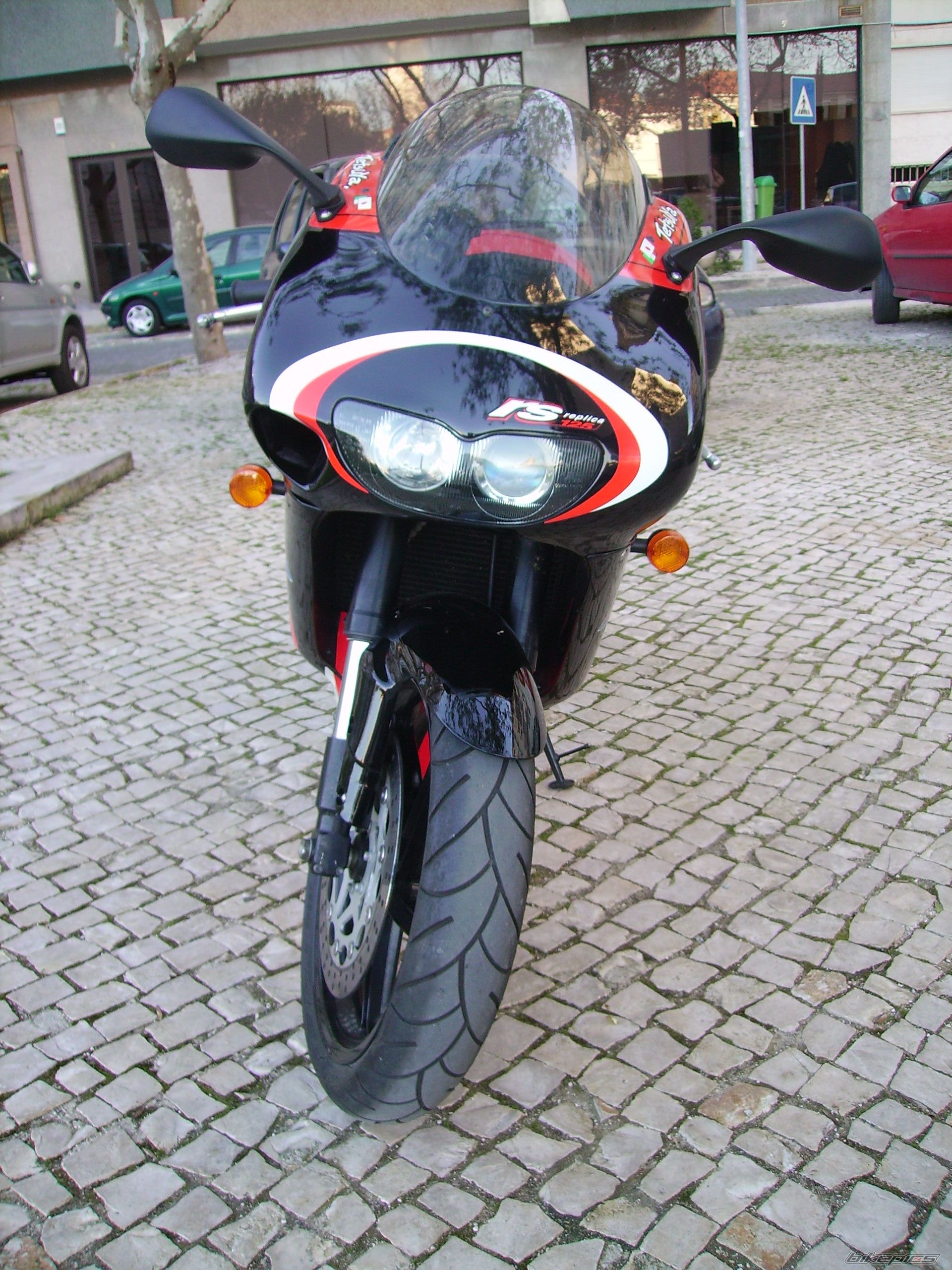 Photo 1208009
