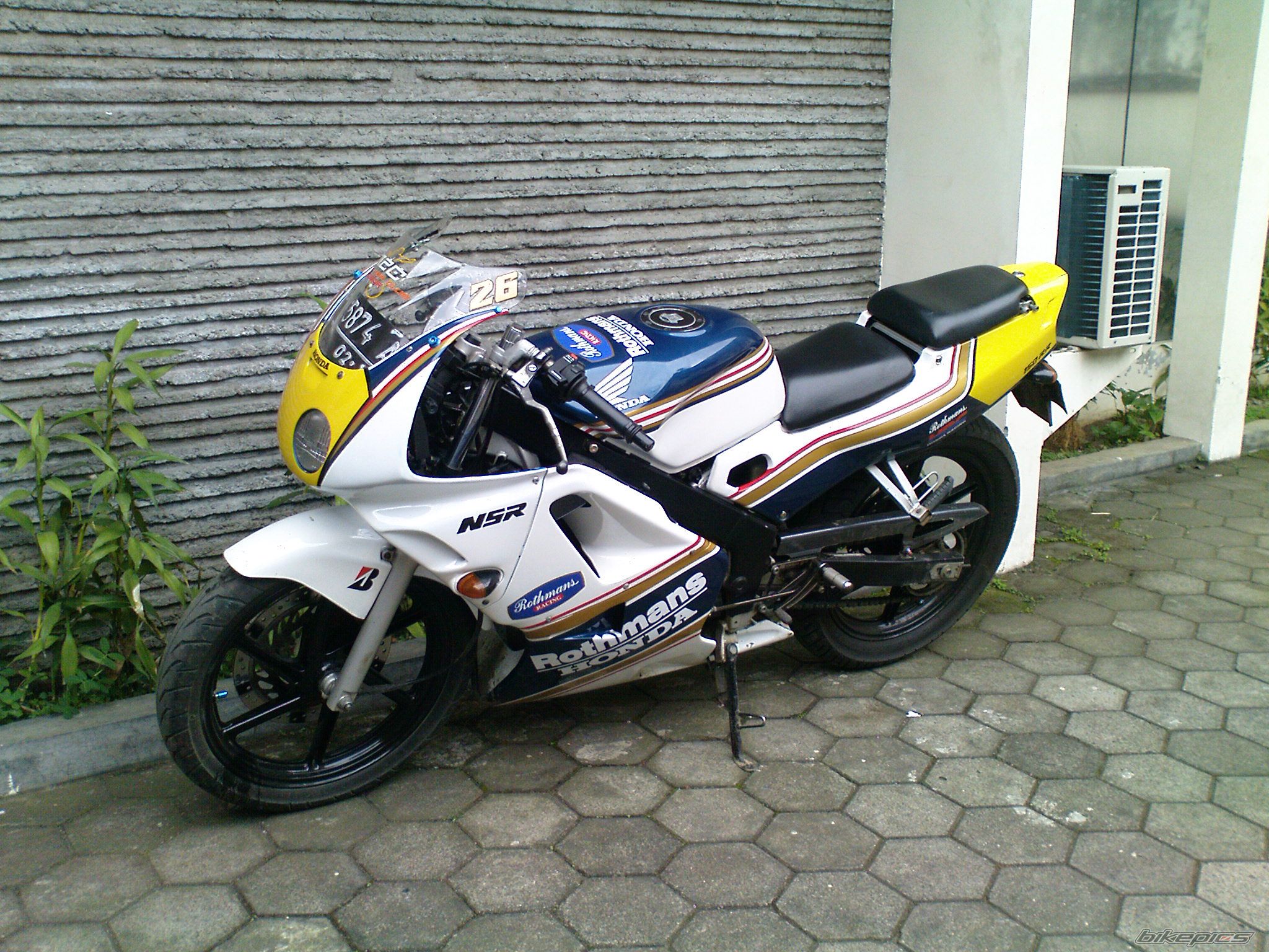 Photo 1209688