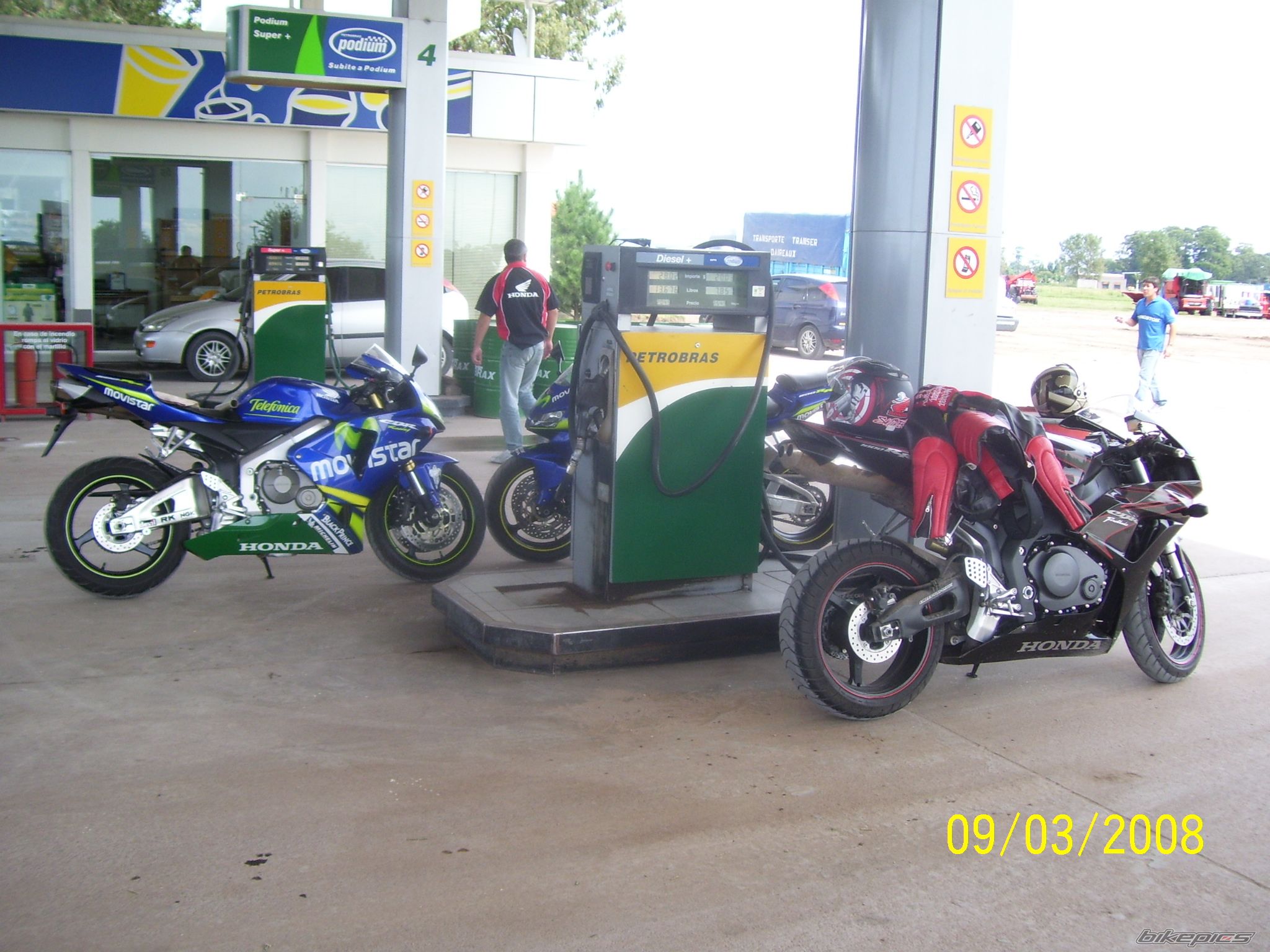 Photo 1210746