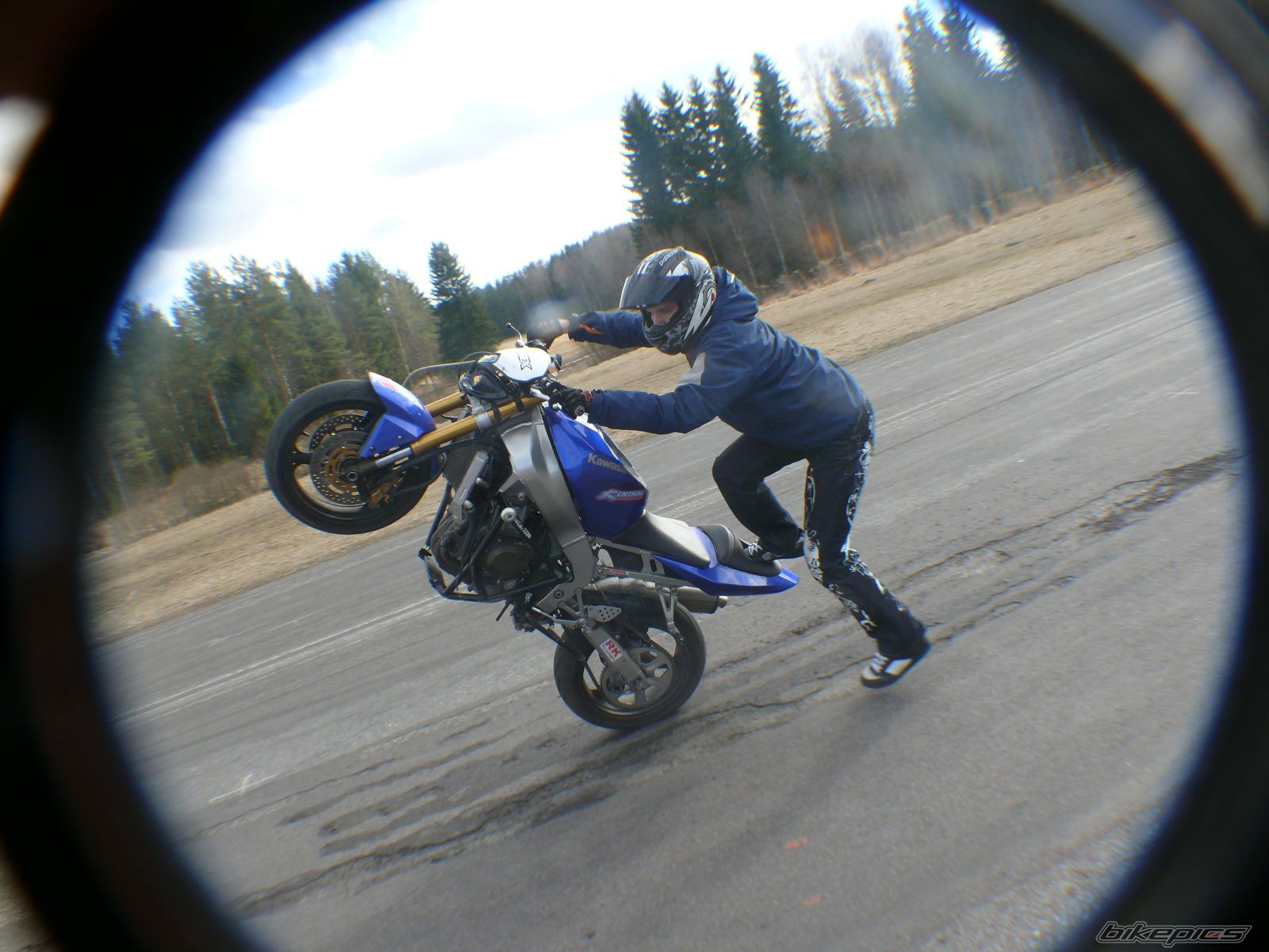 Photo 1211347