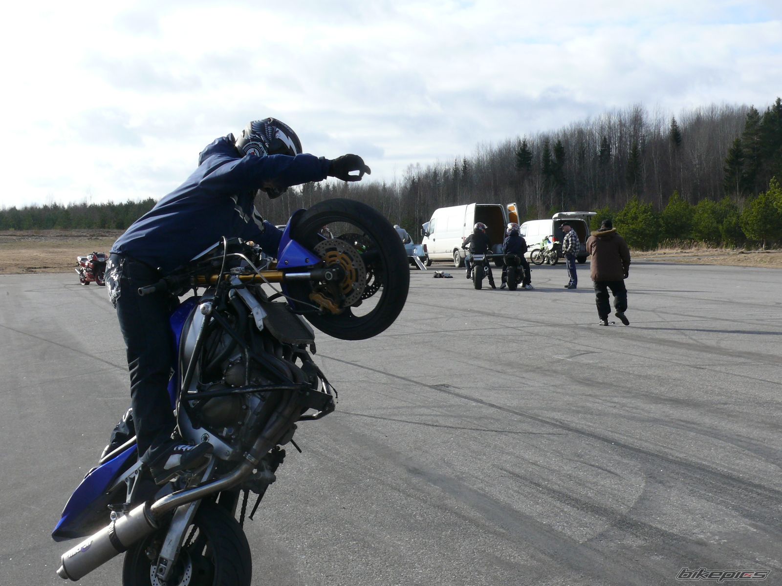 Photo 1211378