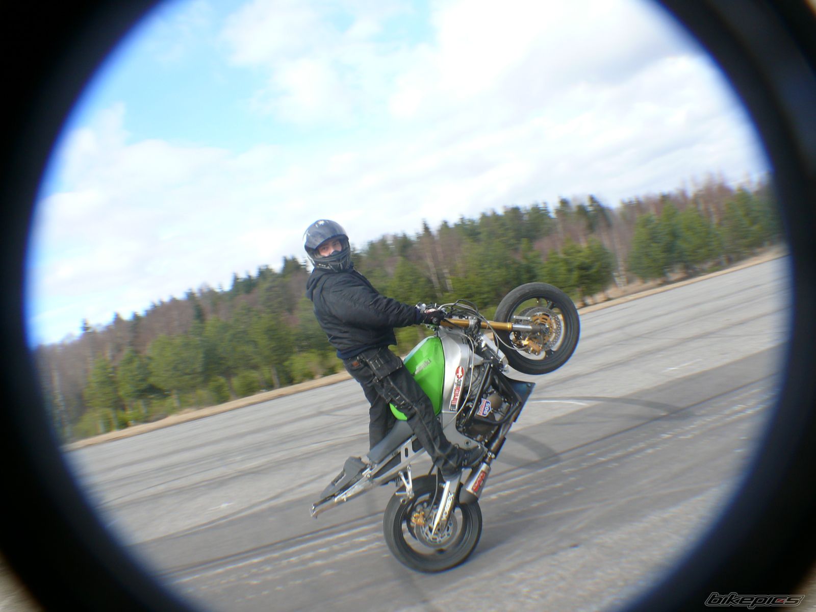 Photo 1211577