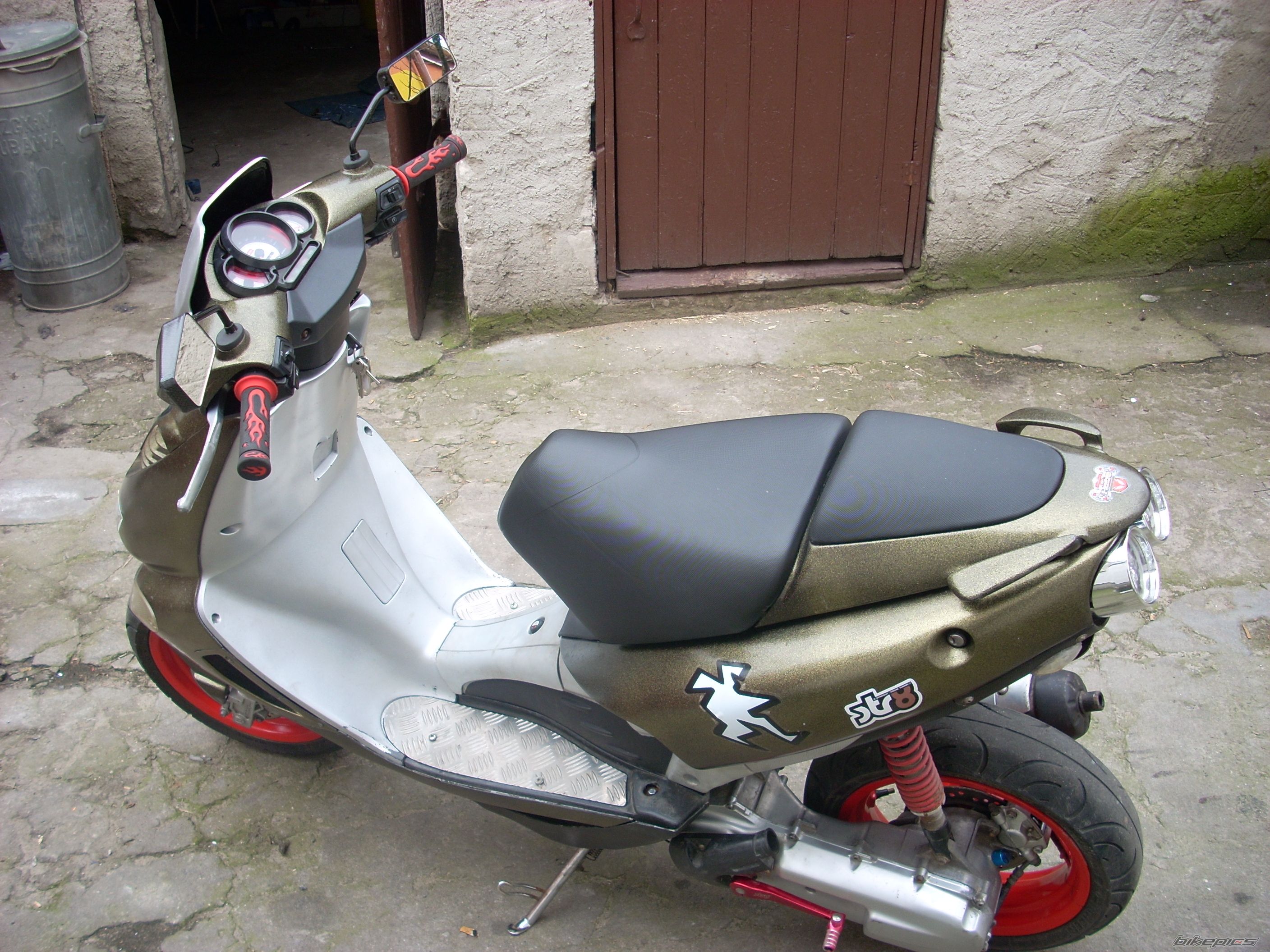 Photo 1211677