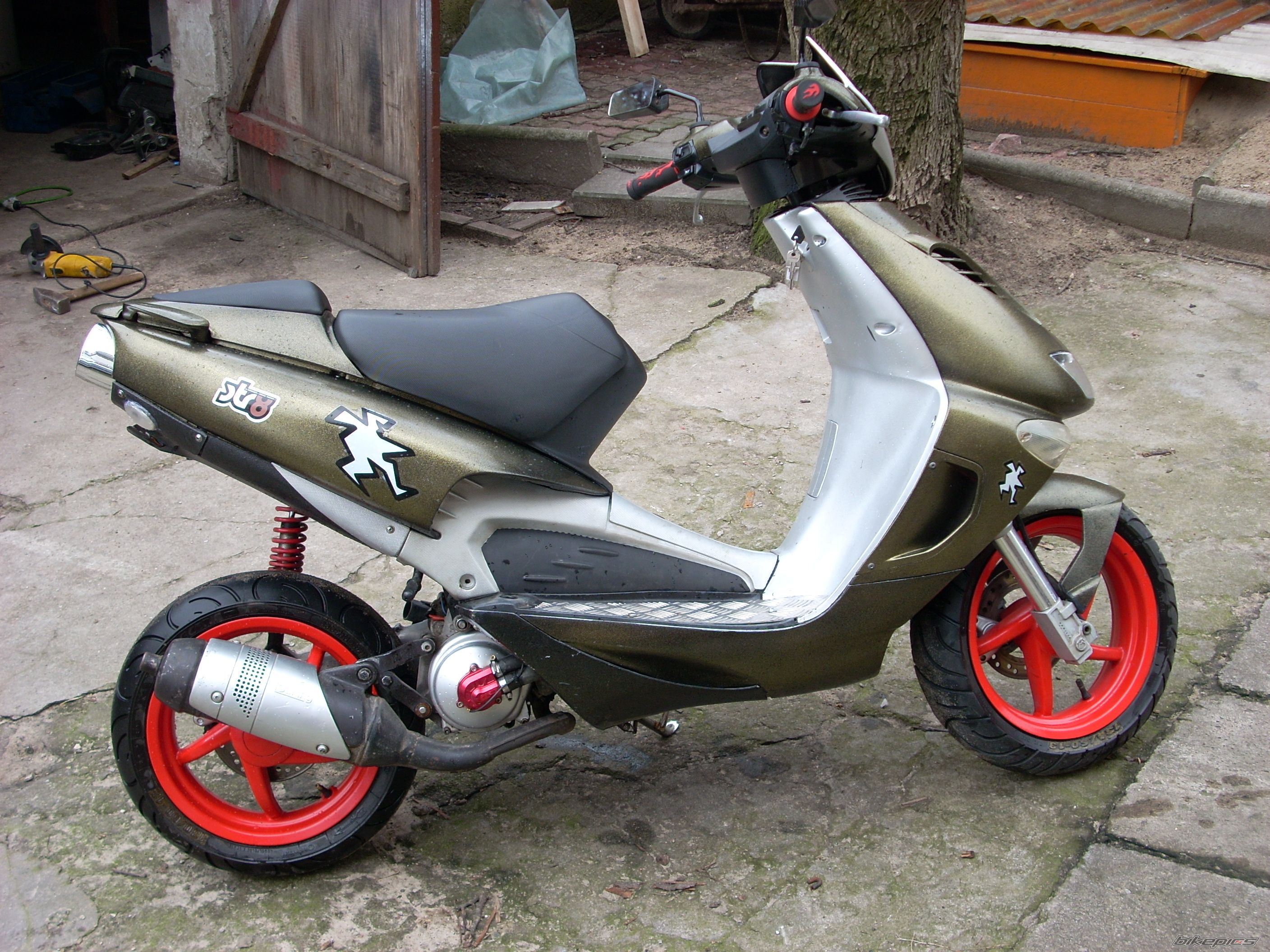 Photo 1211710