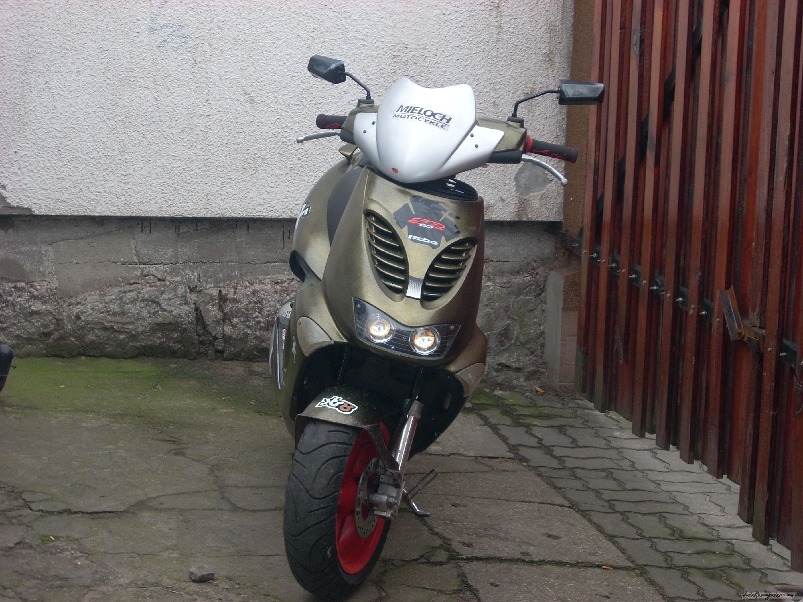 Photo 1211819