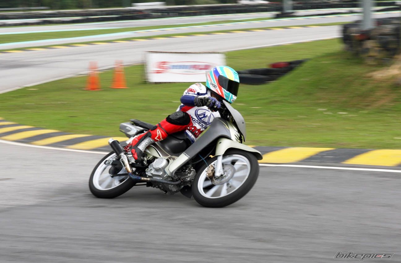 Photo 1213414