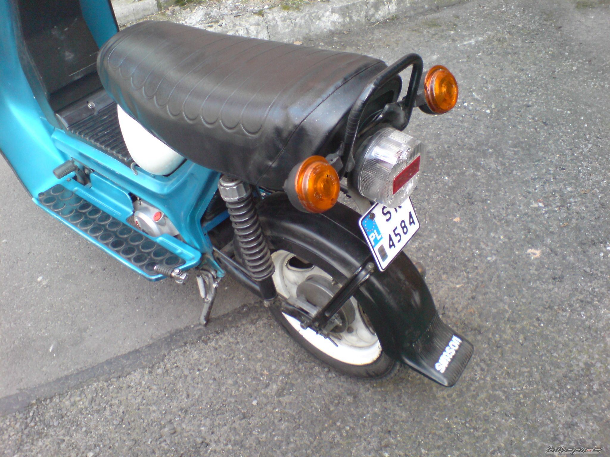 Photo 1213677