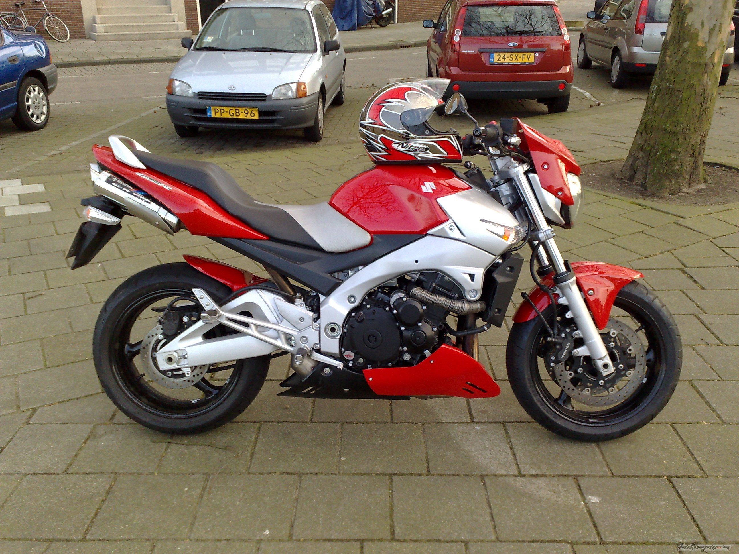 Photo 1213688
