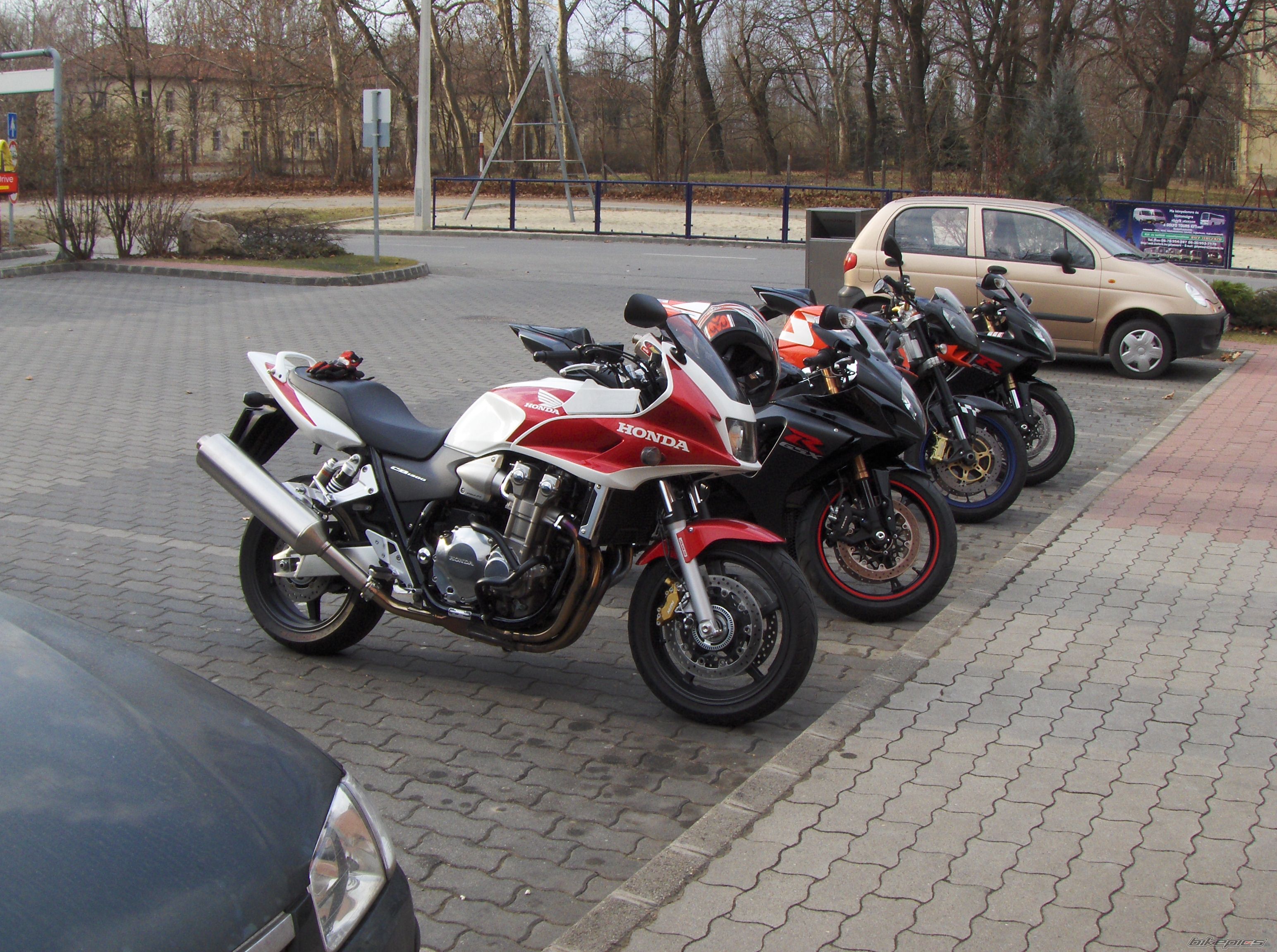 Photo 1215430
