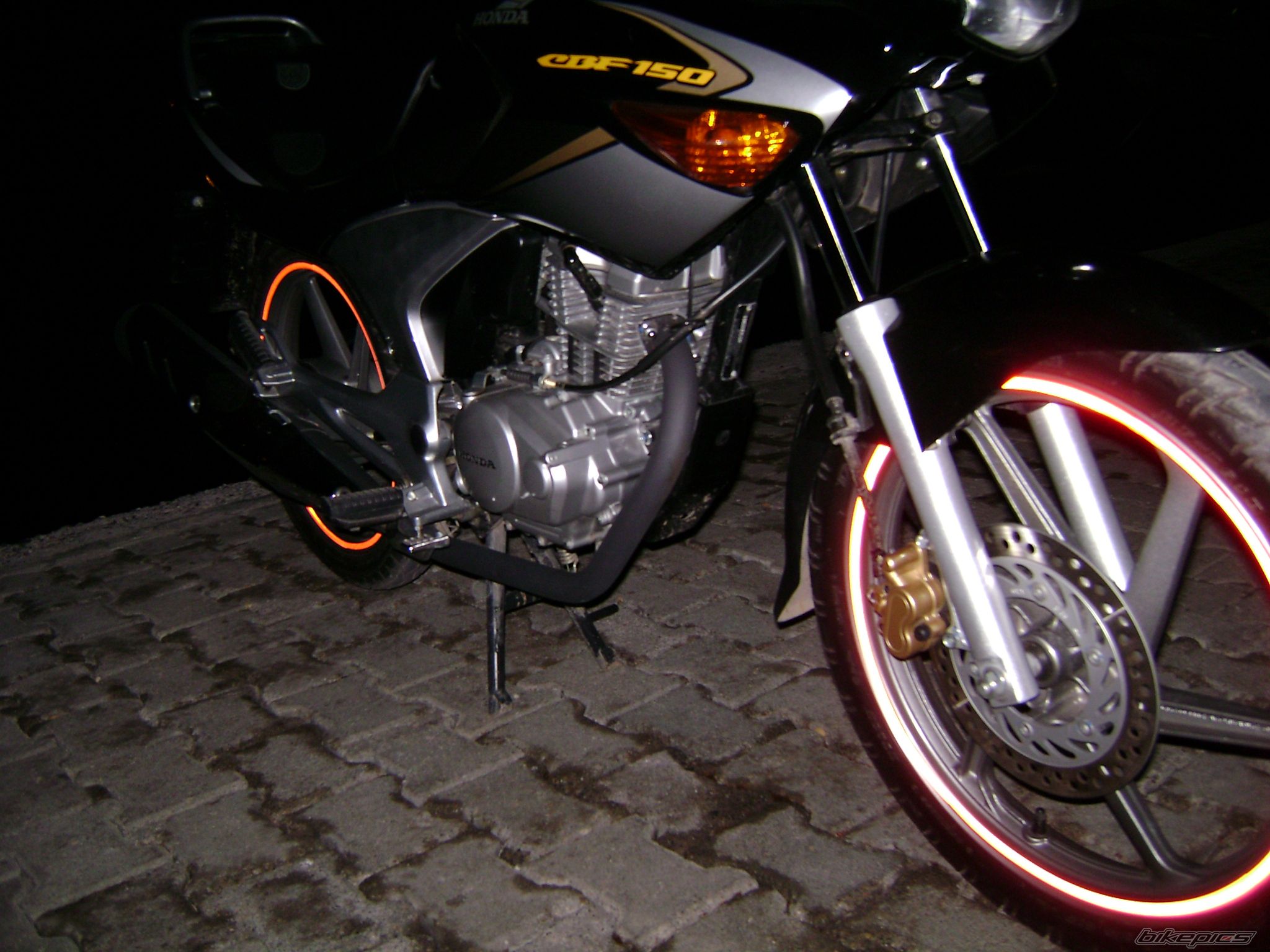 Photo 1215909