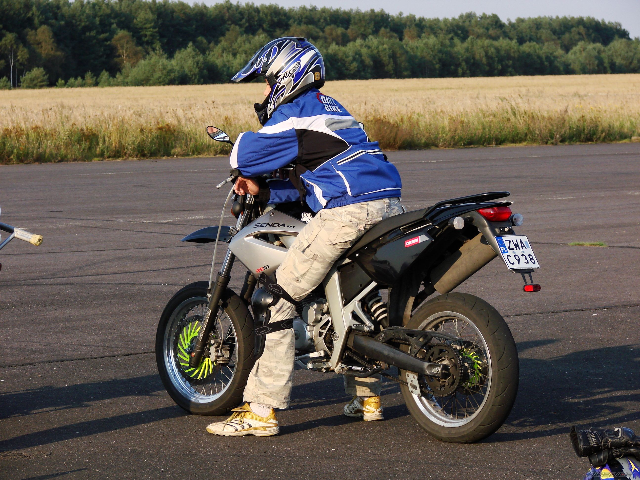 Bike Photo 1216012