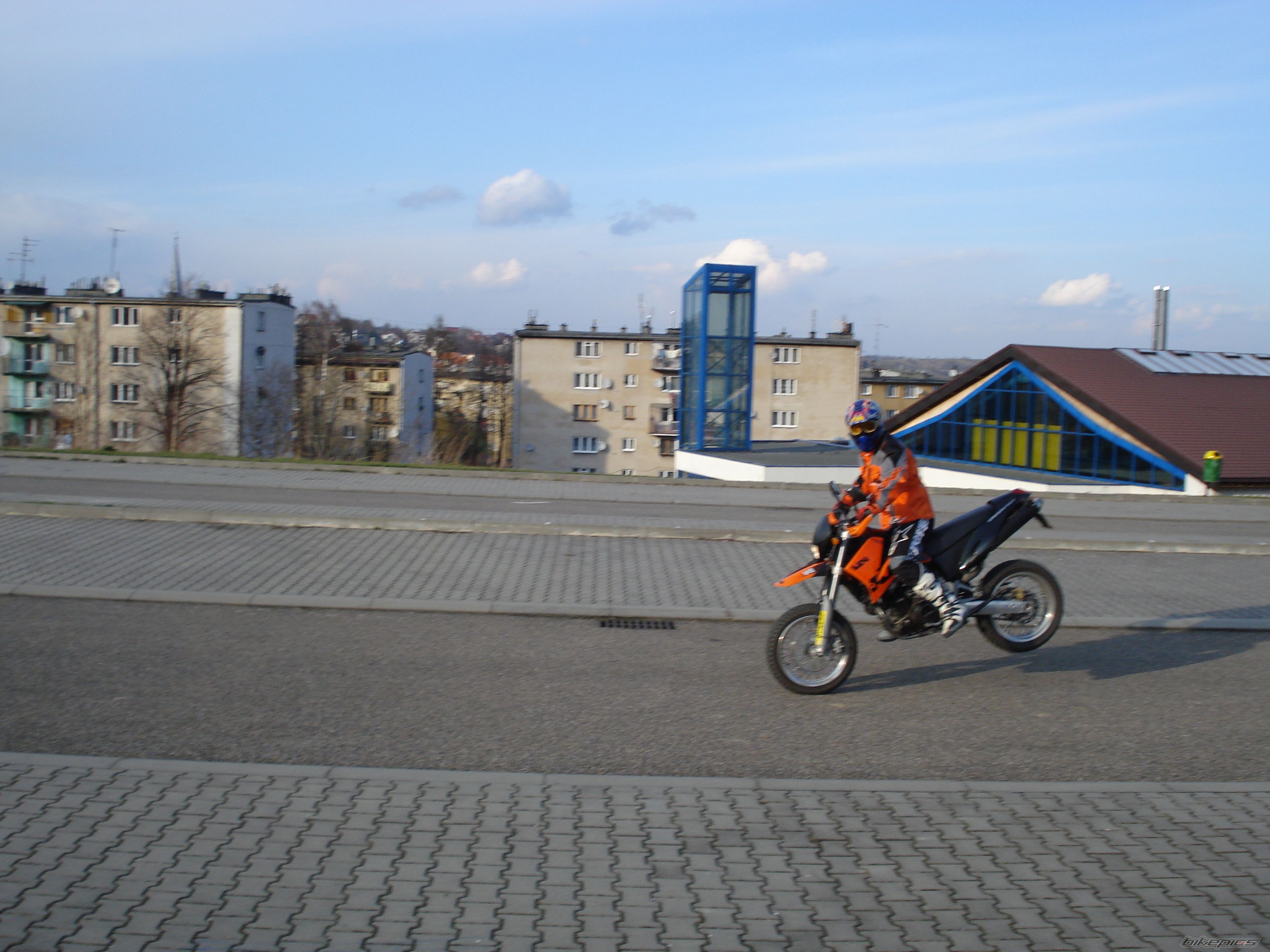 Photo 1222419
