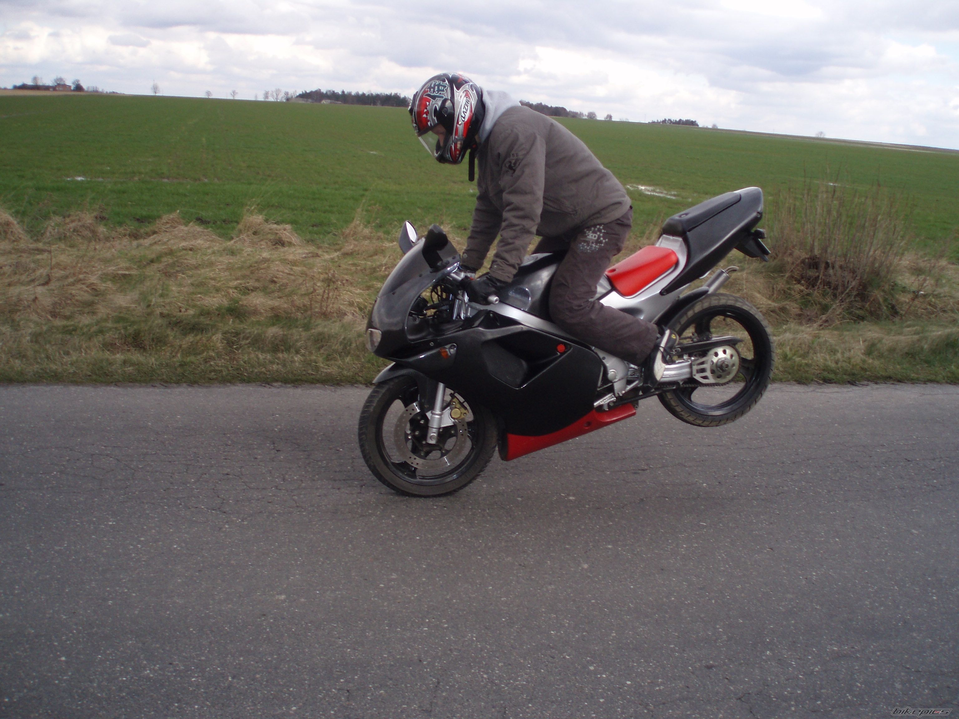 Photo 1225686