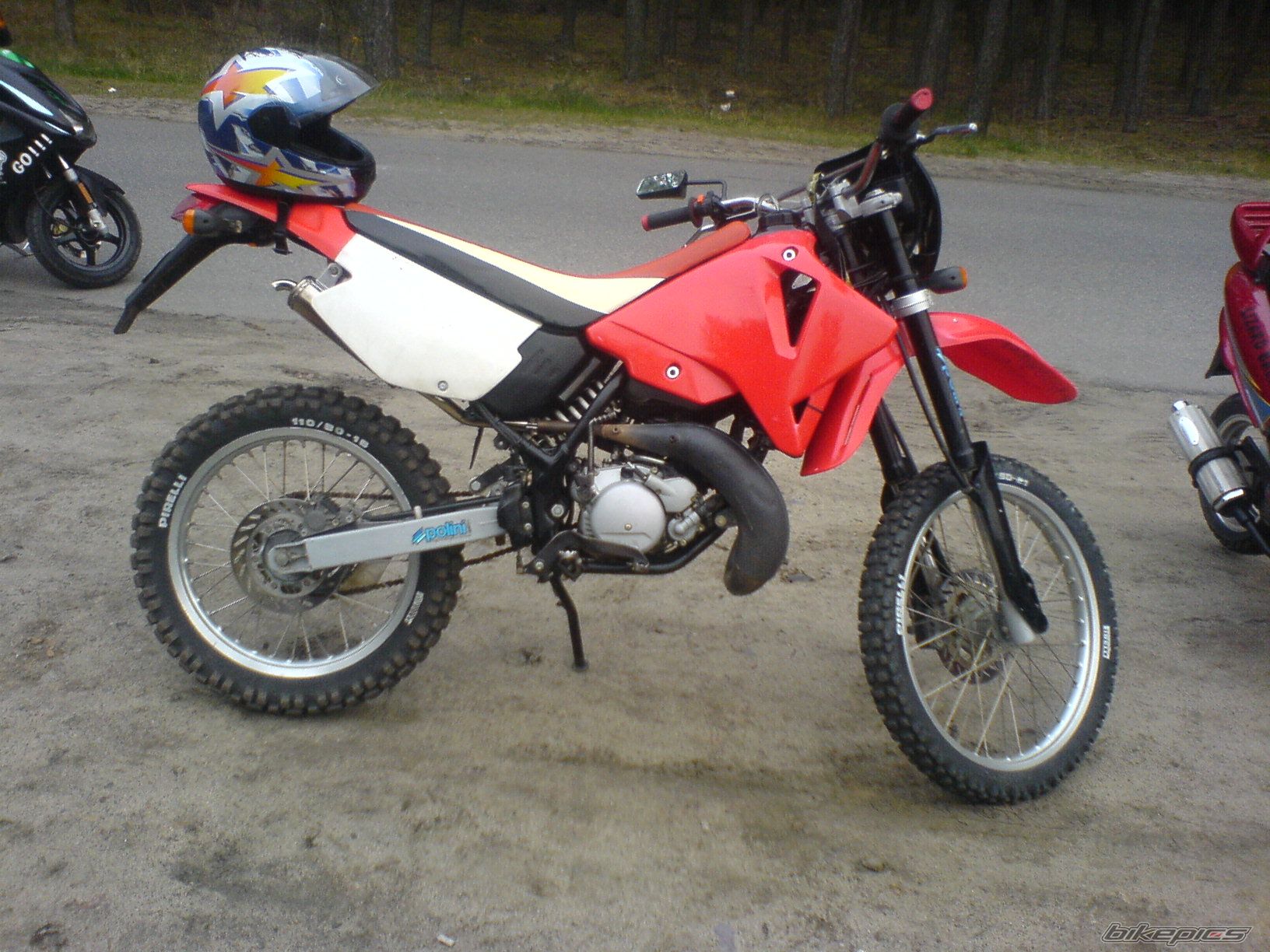 Photo 1243201