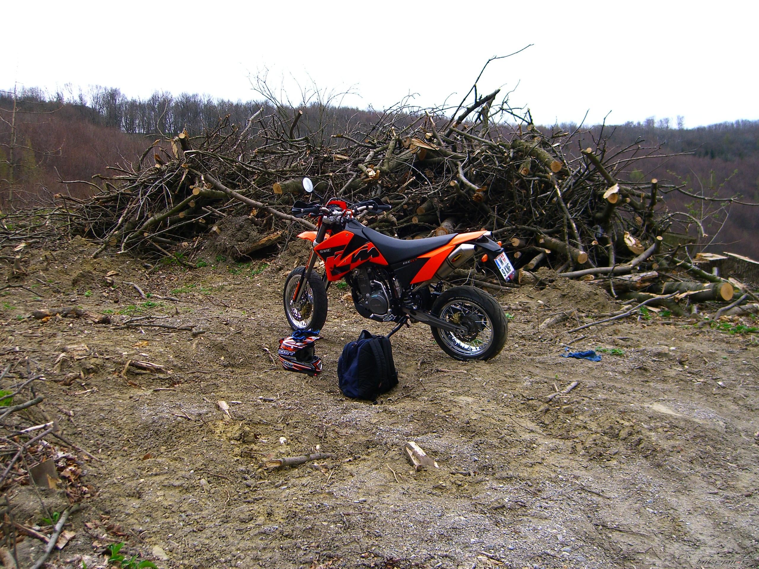 Photo 1243696