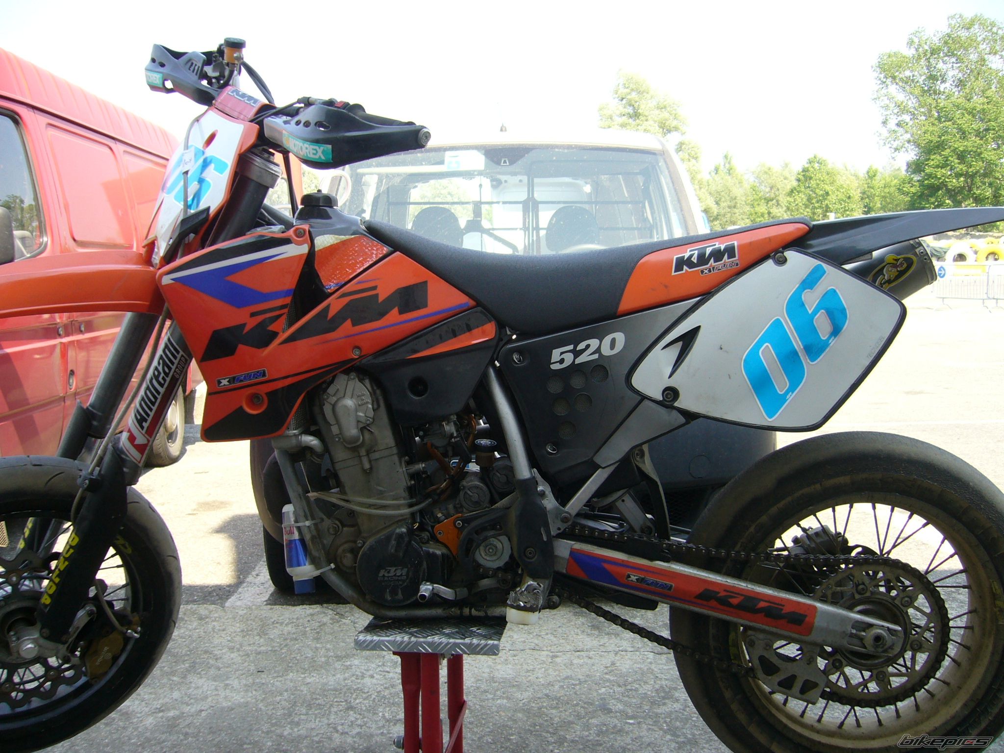 Photo 1246411