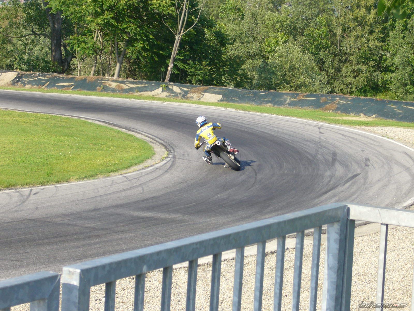 Photo 1246413