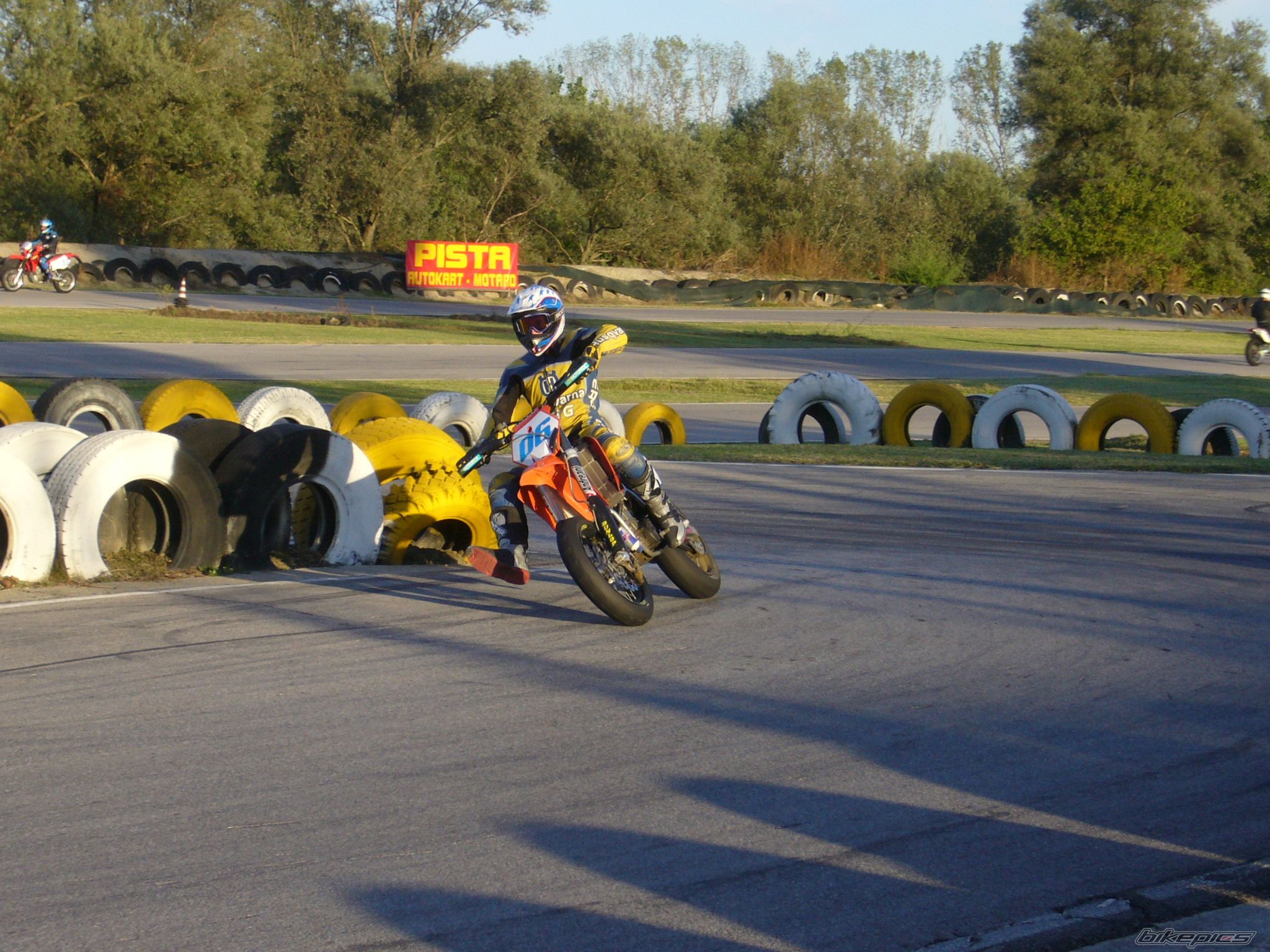 Photo 1246447