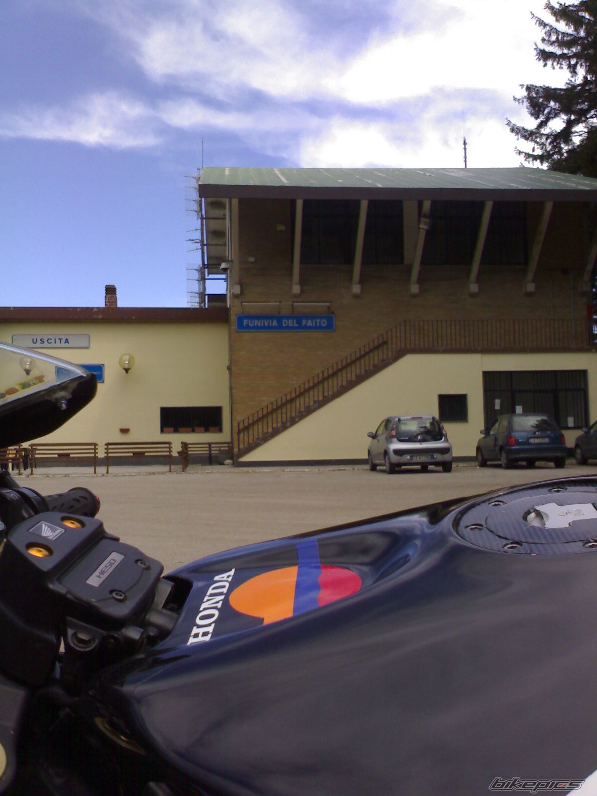 Photo 1258884