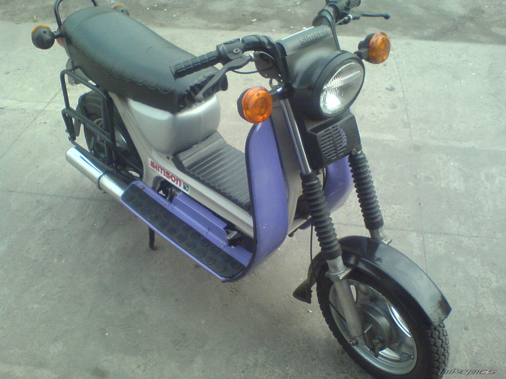 Photo 1272098