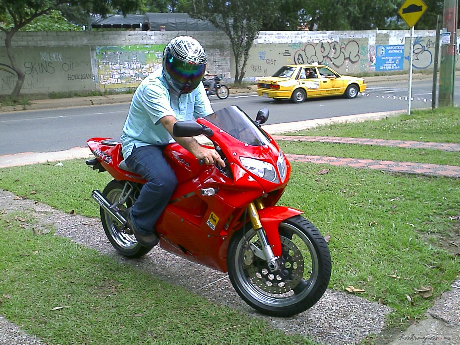 Photo 1272411