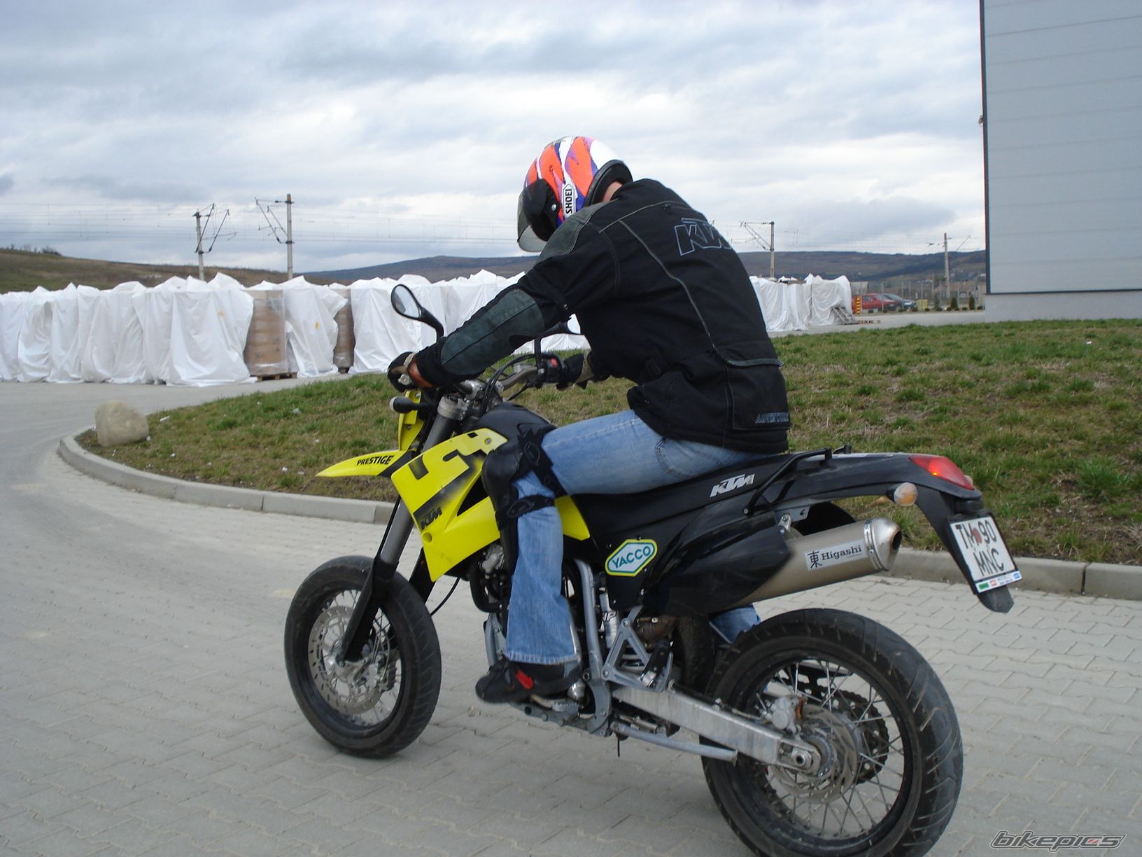 Photo 1272431