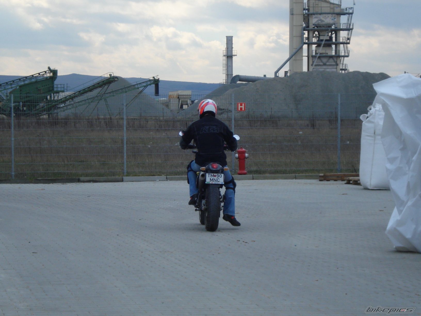 Photo 1272433