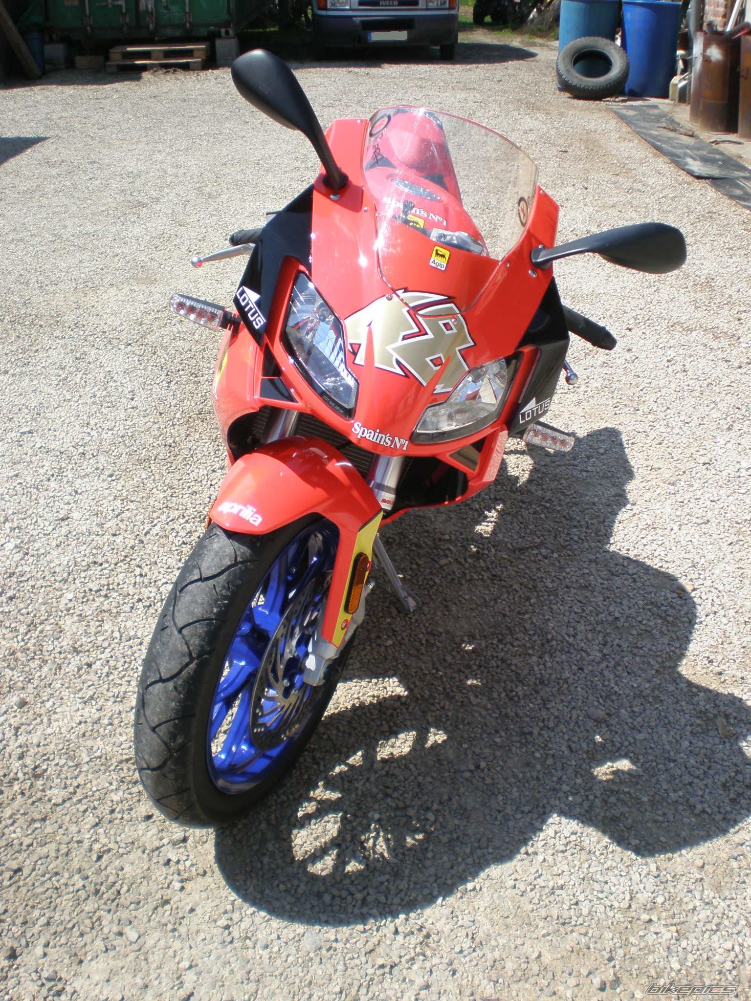 Photo 1272612